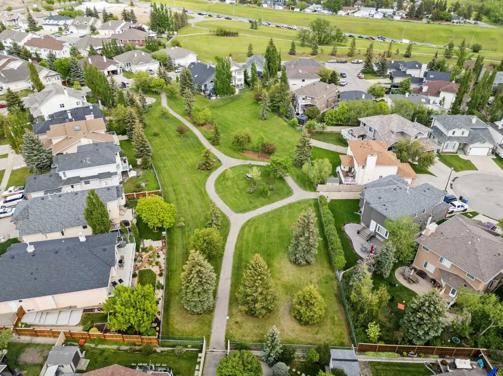 212 Crystal Green Place Okotoks AB T1S 2N4