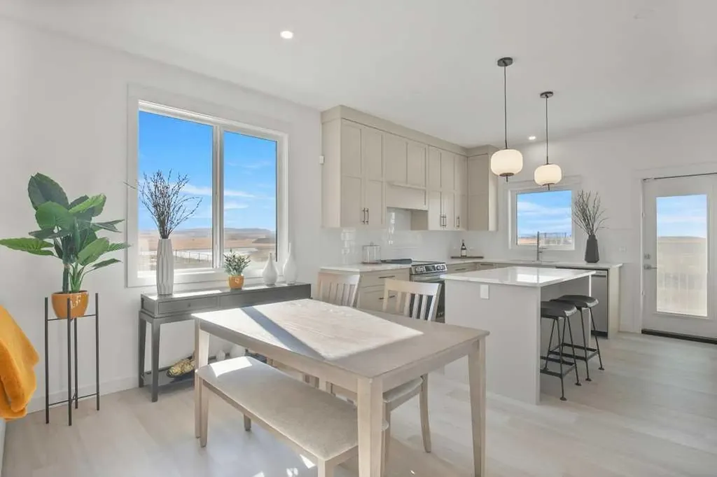 4 Emmett Crescent Red Deer AB T4P 3G8