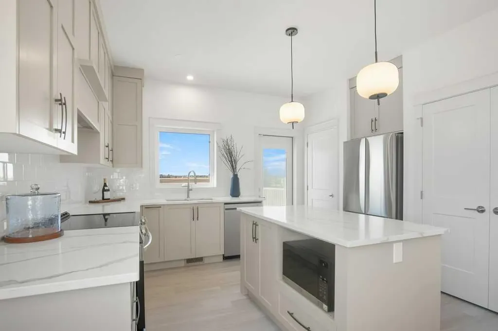 4 Emmett Crescent Red Deer AB T4P 3G8