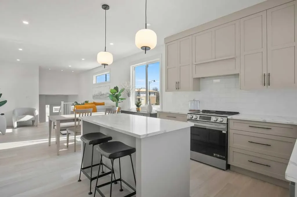 4 Emmett Crescent Red Deer AB T4P 3G8