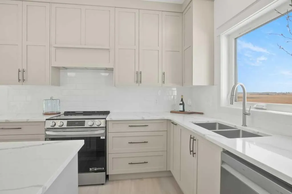 4 Emmett Crescent Red Deer AB T4P 3G8