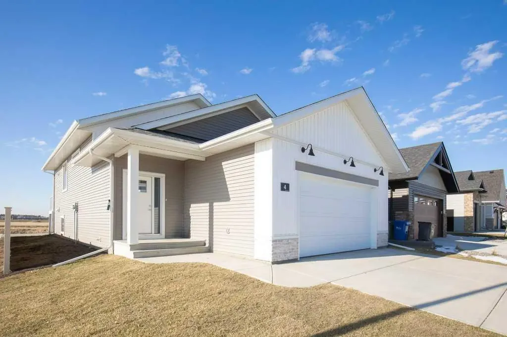 4 Emmett Crescent Red Deer AB T4P 3G8