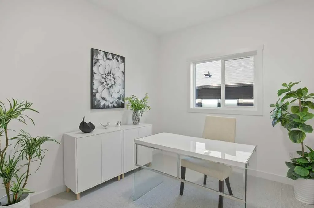 4 Emmett Crescent Red Deer AB T4P 3G8