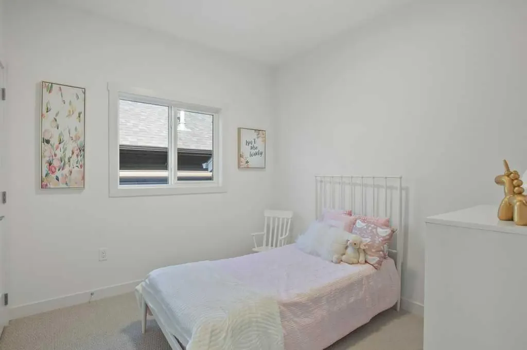 4 Emmett Crescent Red Deer AB T4P 3G8