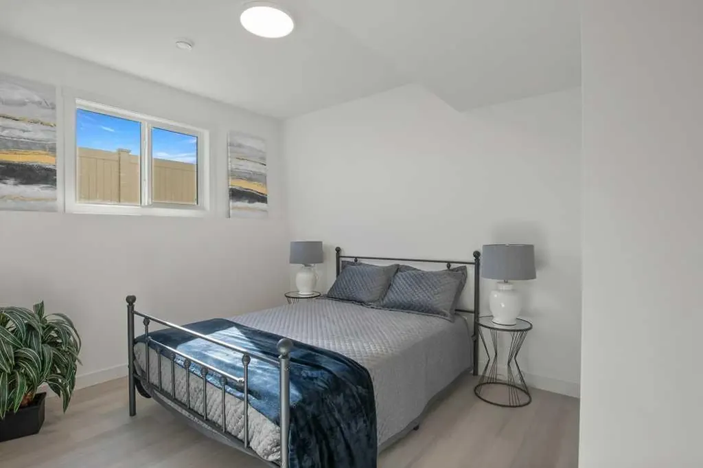 4 Emmett Crescent Red Deer AB T4P 3G8