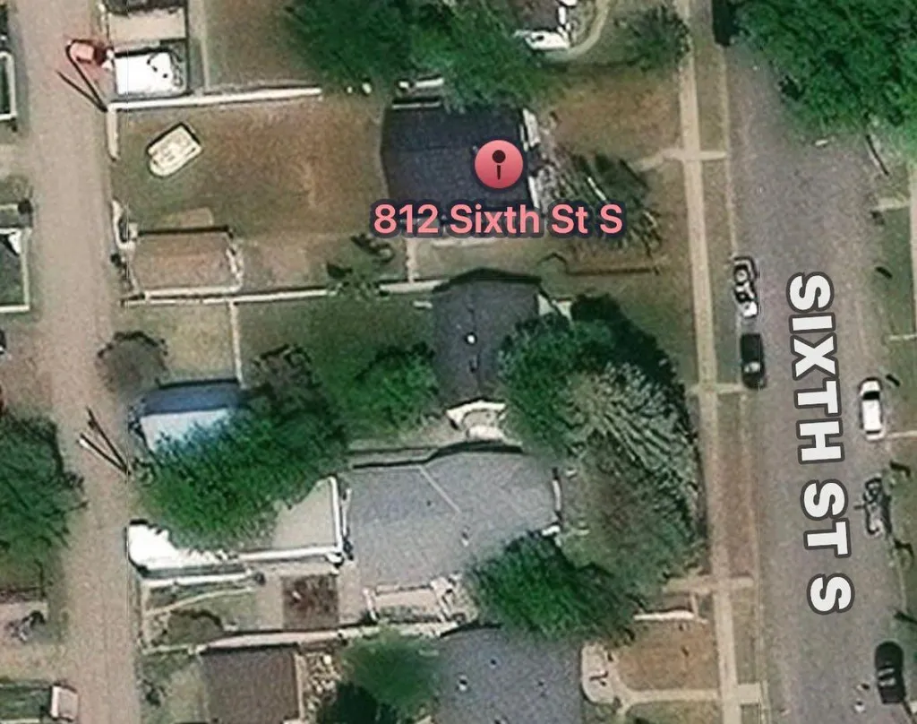 812 6 Street S Lethbridge AB T1J 2E8