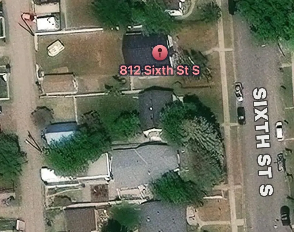 812 6 Street S Lethbridge AB T1J 2E8