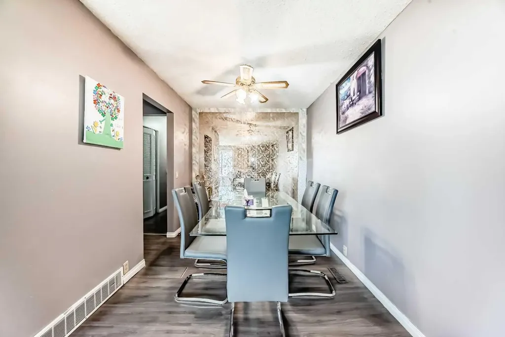 3341 Doverthorn Road SE Calgary AB T2B 2H1