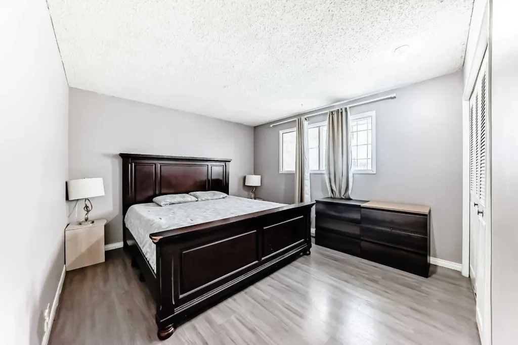 3341 Doverthorn Road SE Calgary AB T2B 2H1