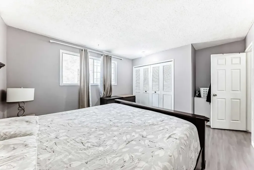 3341 Doverthorn Road SE Calgary AB T2B 2H1