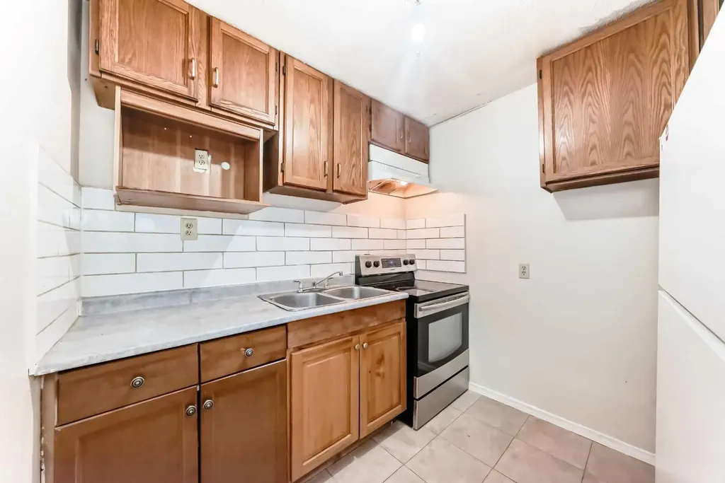 3341 Doverthorn Road SE Calgary AB T2B 2H1