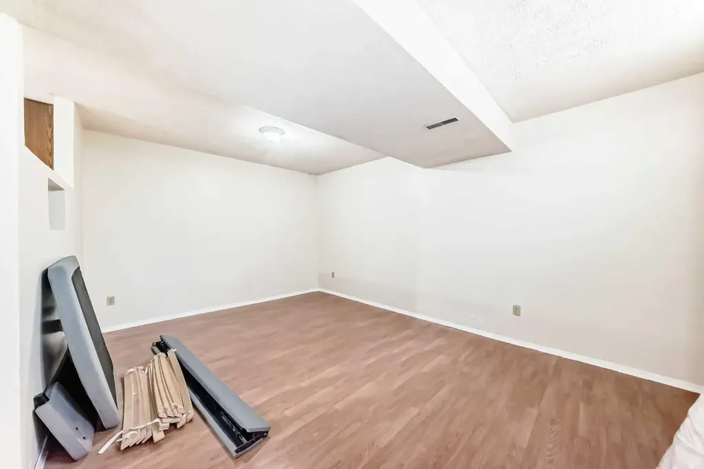 3341 Doverthorn Road SE Calgary AB T2B 2H1