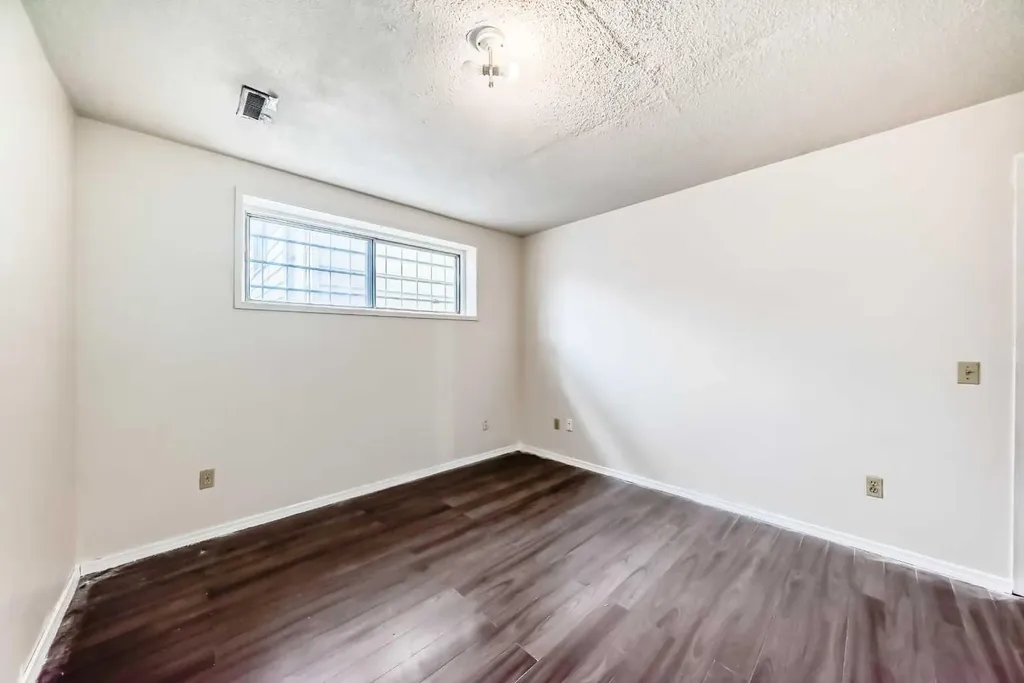 3341 Doverthorn Road SE Calgary AB T2B 2H1