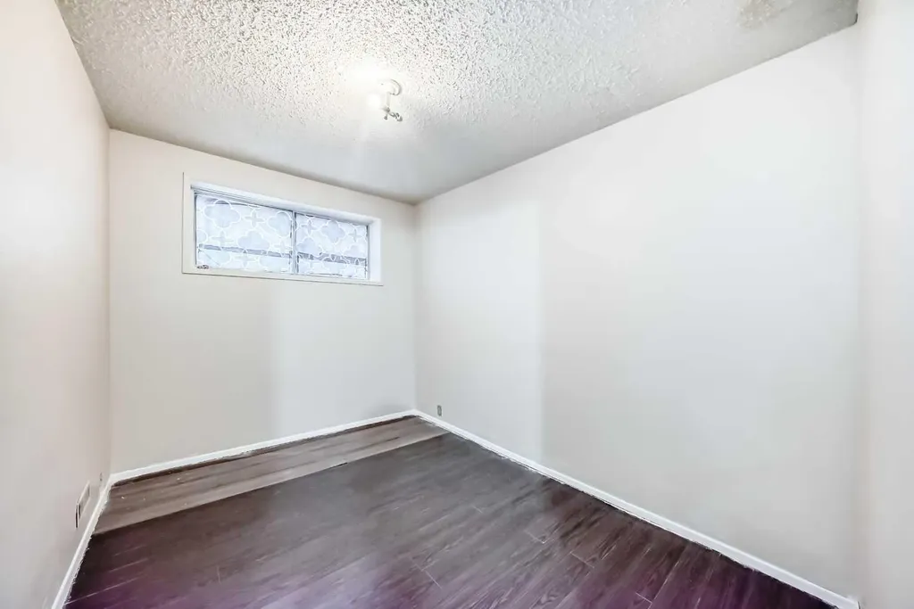 3341 Doverthorn Road SE Calgary AB T2B 2H1