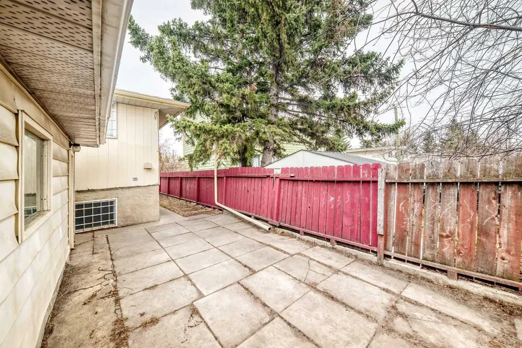 3341 Doverthorn Road SE Calgary AB T2B 2H1