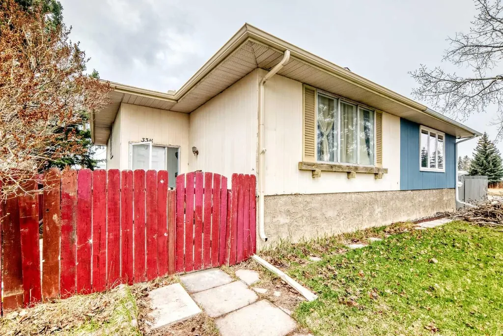 3341 Doverthorn Road SE Calgary AB T2B 2H1