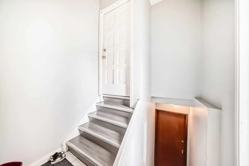 3341 Doverthorn Road SE Calgary AB T2B 2H1