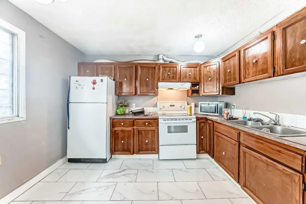 3341 Doverthorn Road SE Calgary AB T2B 2H1