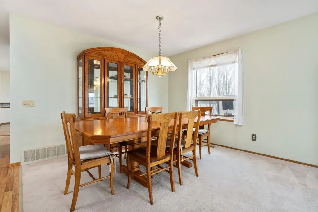3924 56a Street Close Camrose AB T4V 4L1
