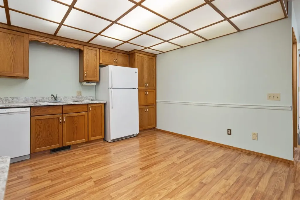 3924 56a Street Close Camrose AB T4V 4L1