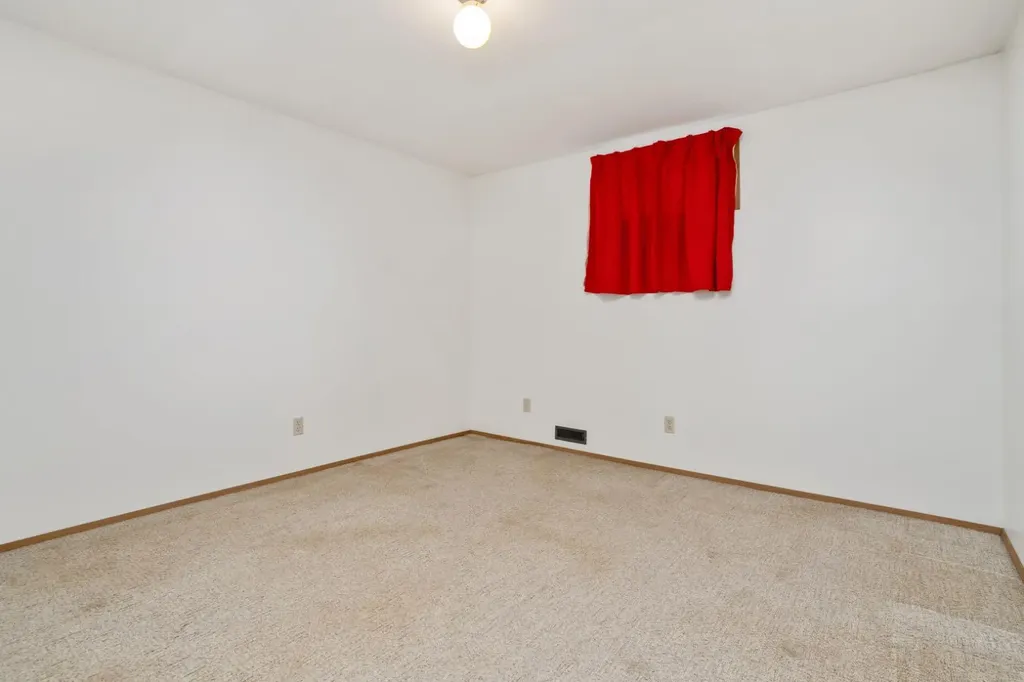 3924 56a Street Close Camrose AB T4V 4L1