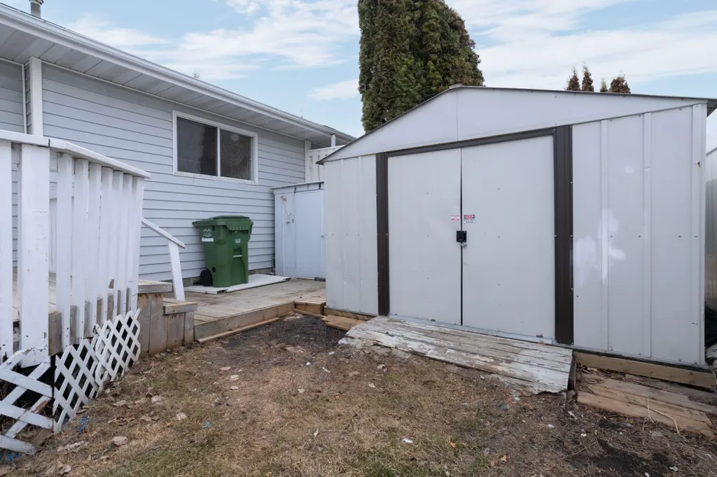 3924 56a Street Close Camrose AB T4V 4L1