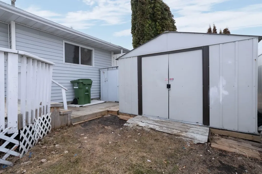 3924 56a Street Close Camrose AB T4V 4L1