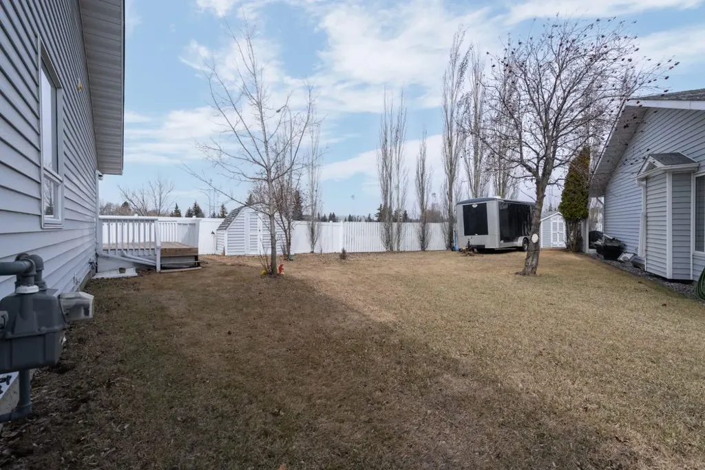 3924 56a Street Close Camrose AB T4V 4L1