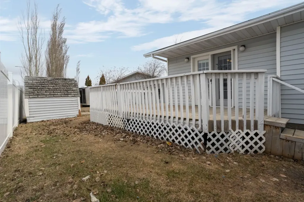 3924 56a Street Close Camrose AB T4V 4L1
