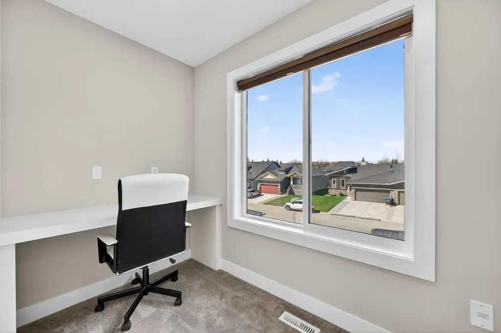 811 Mandalay Link Carstairs AB T0M 0N0
