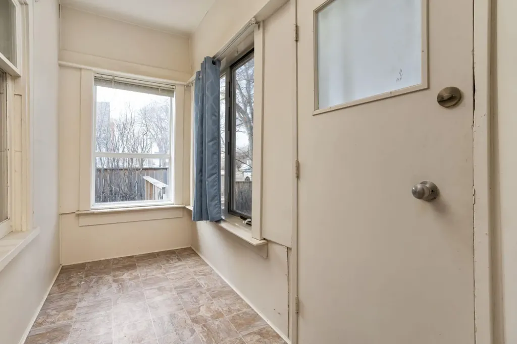 5015 52a Street Camrose AB T4V 3Y7
