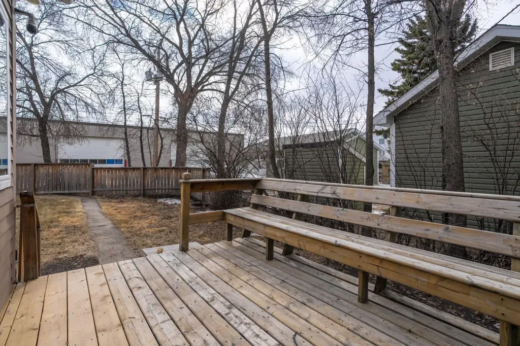 5015 52a Street Camrose AB T4V 3Y7