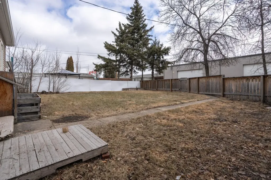 5015 52a Street Camrose AB T4V 3Y7