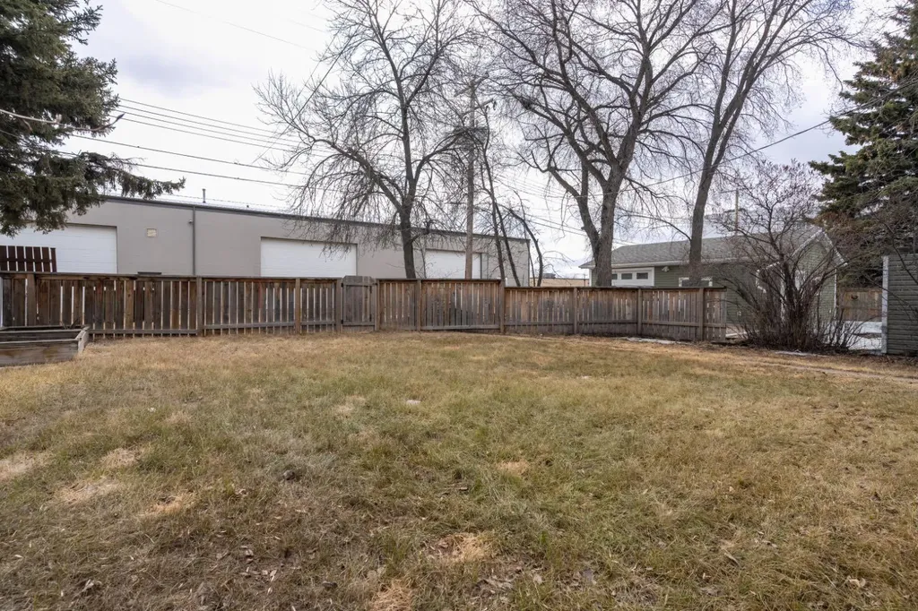5015 52a Street Camrose AB T4V 3Y7