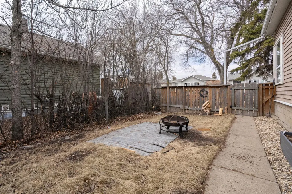 5015 52a Street Camrose AB T4V 3Y7