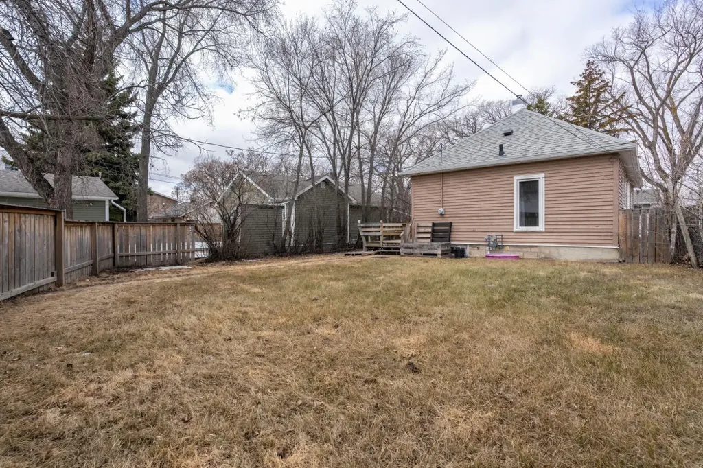 5015 52a Street Camrose AB T4V 3Y7