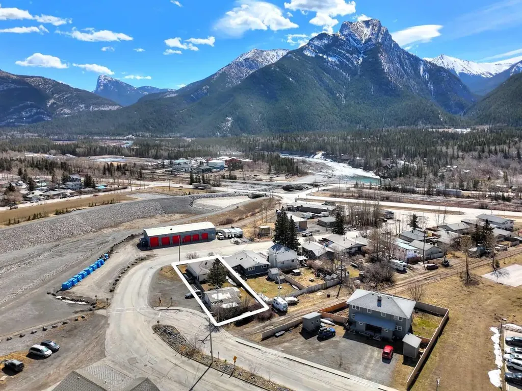 23 Mt Allen Drive Exshaw AB T0L2C0