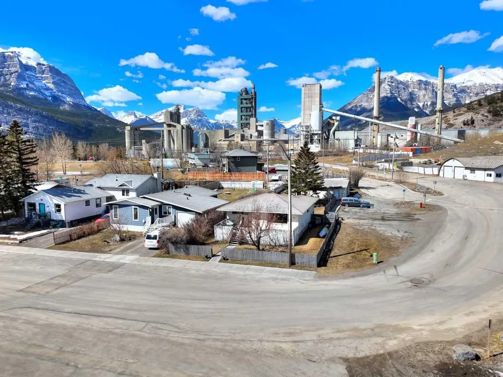 23 Mt Allen Drive Exshaw AB T0L2C0