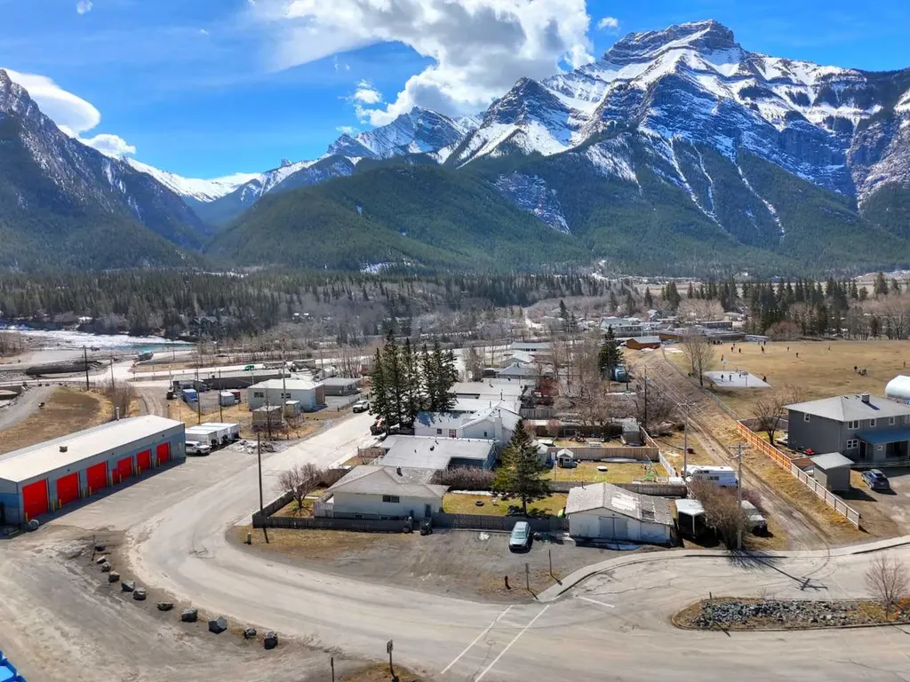 23 Mt Allen Drive Exshaw AB T0L2C0