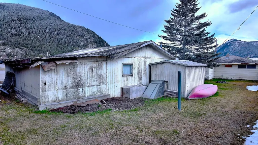 23 Mt Allen Drive Exshaw AB T0L2C0