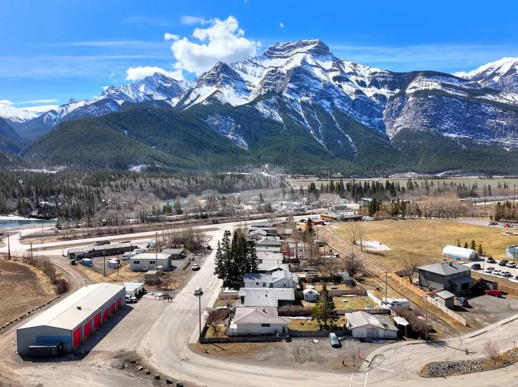 23 Mt Allen Drive Exshaw AB T0L2C0
