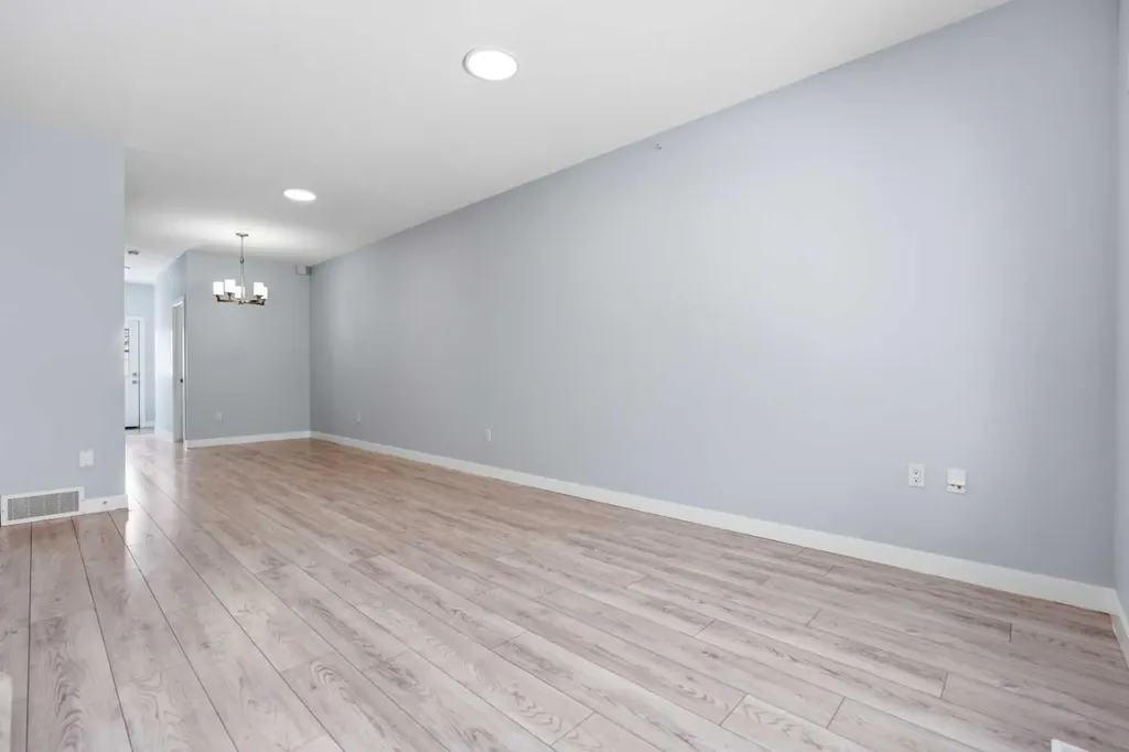 68 Cornerbrook View NE Calgary AB T3N 2B5