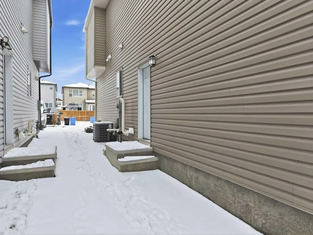 68 Cornerbrook View NE Calgary AB T3N 2B5