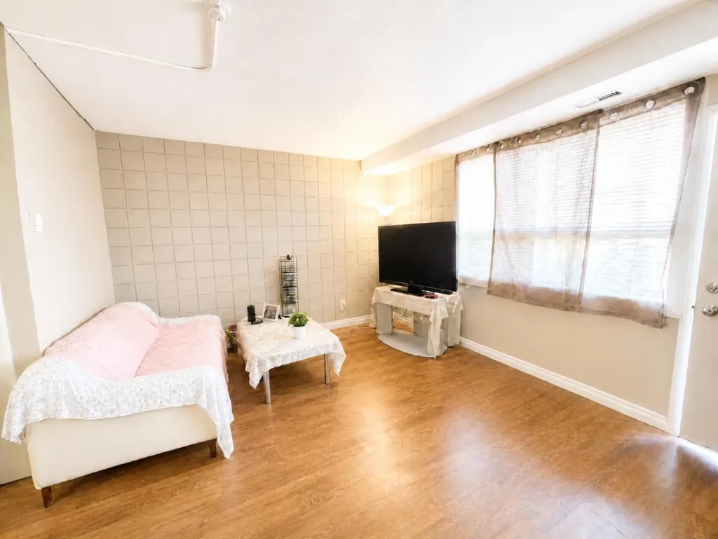 1327 Scenic Drive S Lethbridge AB T1K1M3