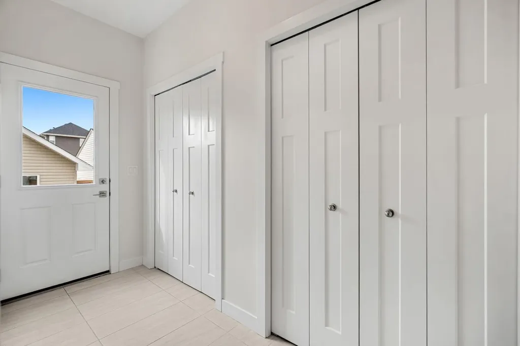 321 South Point Green Airdrie AB T4B4L1