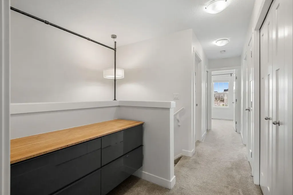 321 South Point Green Airdrie AB T4B4L1