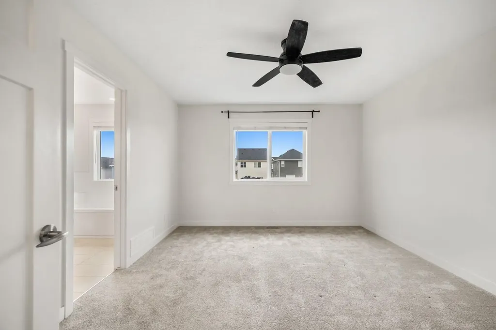 321 South Point Green Airdrie AB T4B4L1