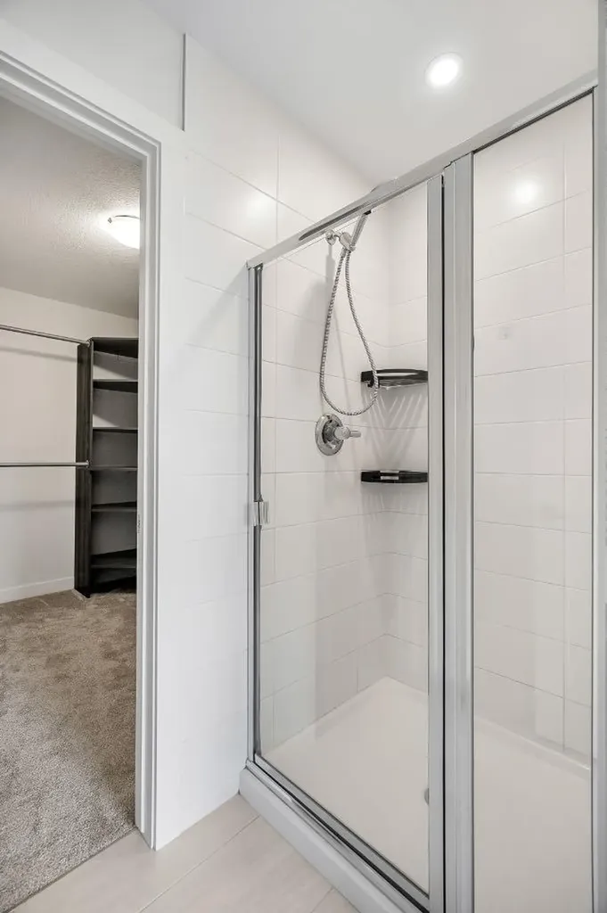 321 South Point Green Airdrie AB T4B4L1