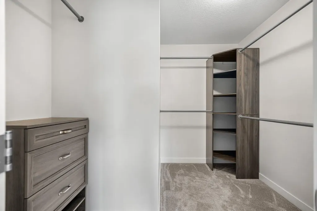 321 South Point Green Airdrie AB T4B4L1