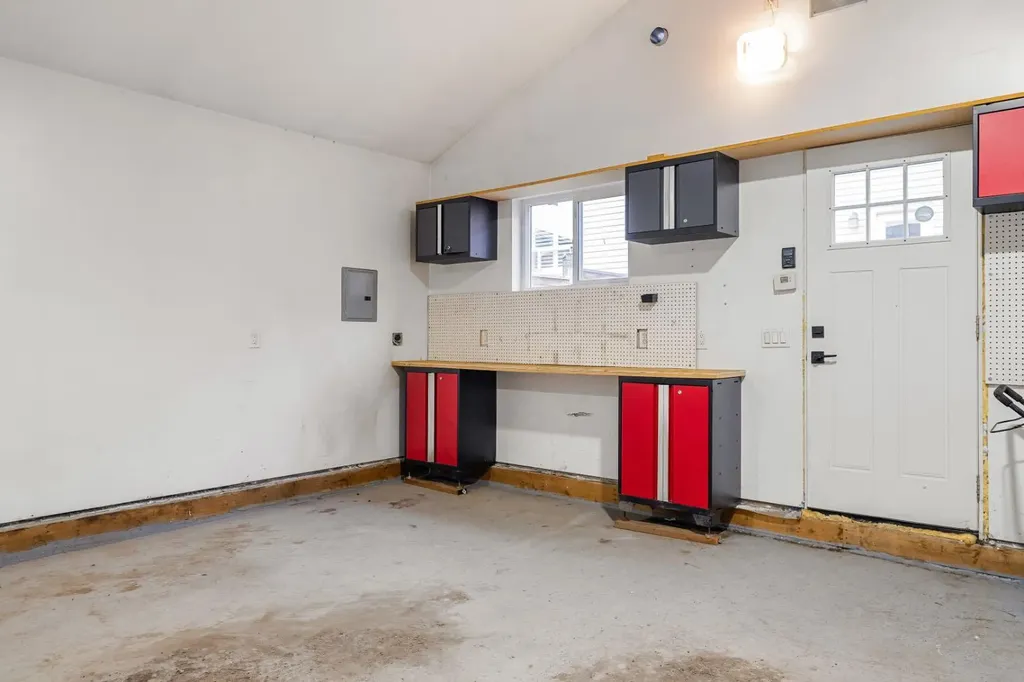 321 South Point Green Airdrie AB T4B4L1
